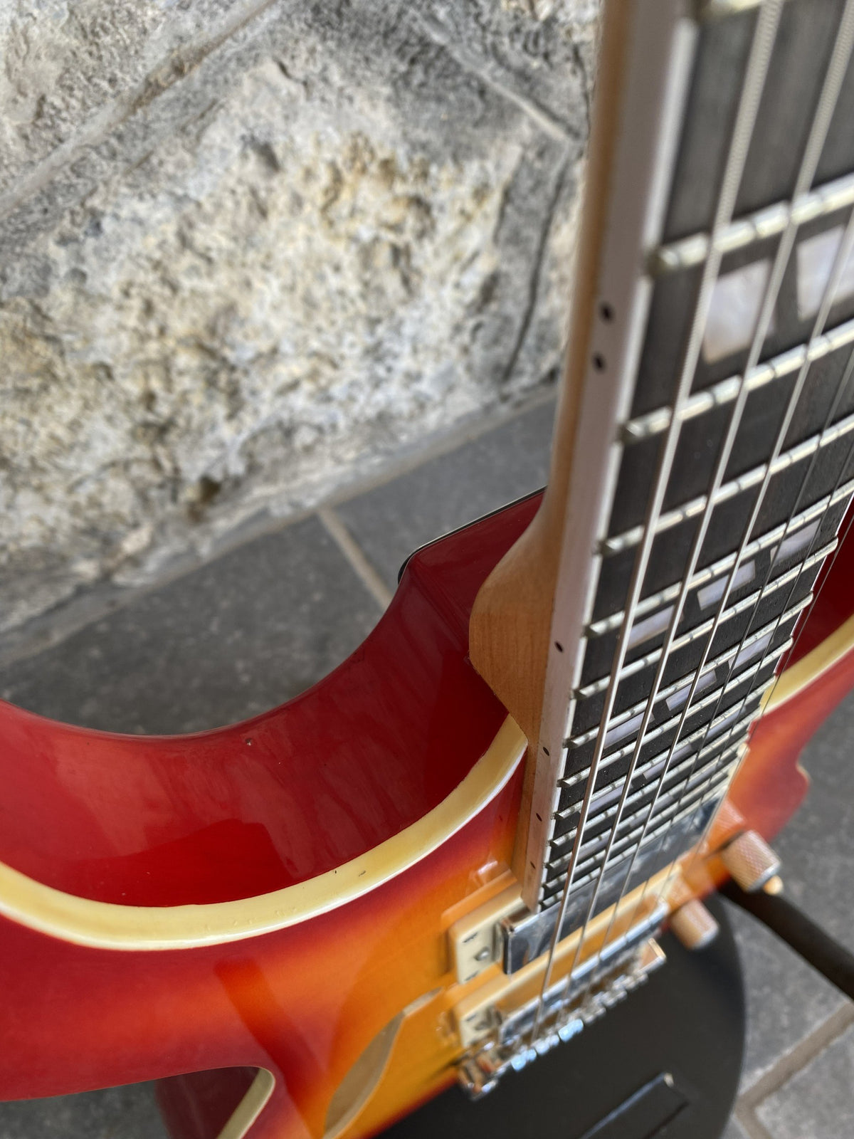 Unbranded Double Cutaway Thinline Acoustic-Electric Guitar — Redburst, Dual Humbuckers & Fretboard Inlays + Video Demo
