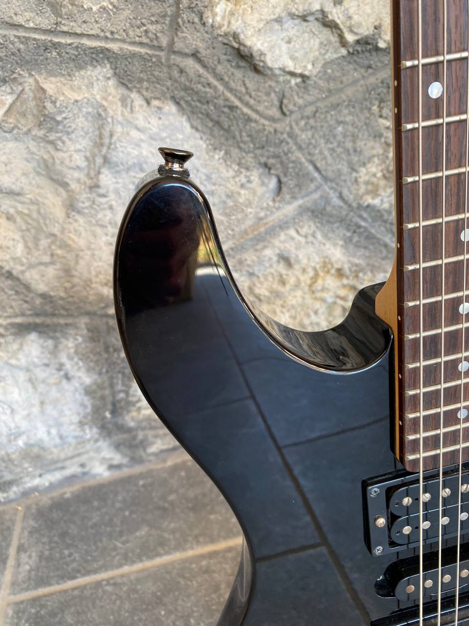 Yamaha RGX121Z Satin Black – HSH Electric Guitar (Good Condition, Made in Indonesia)