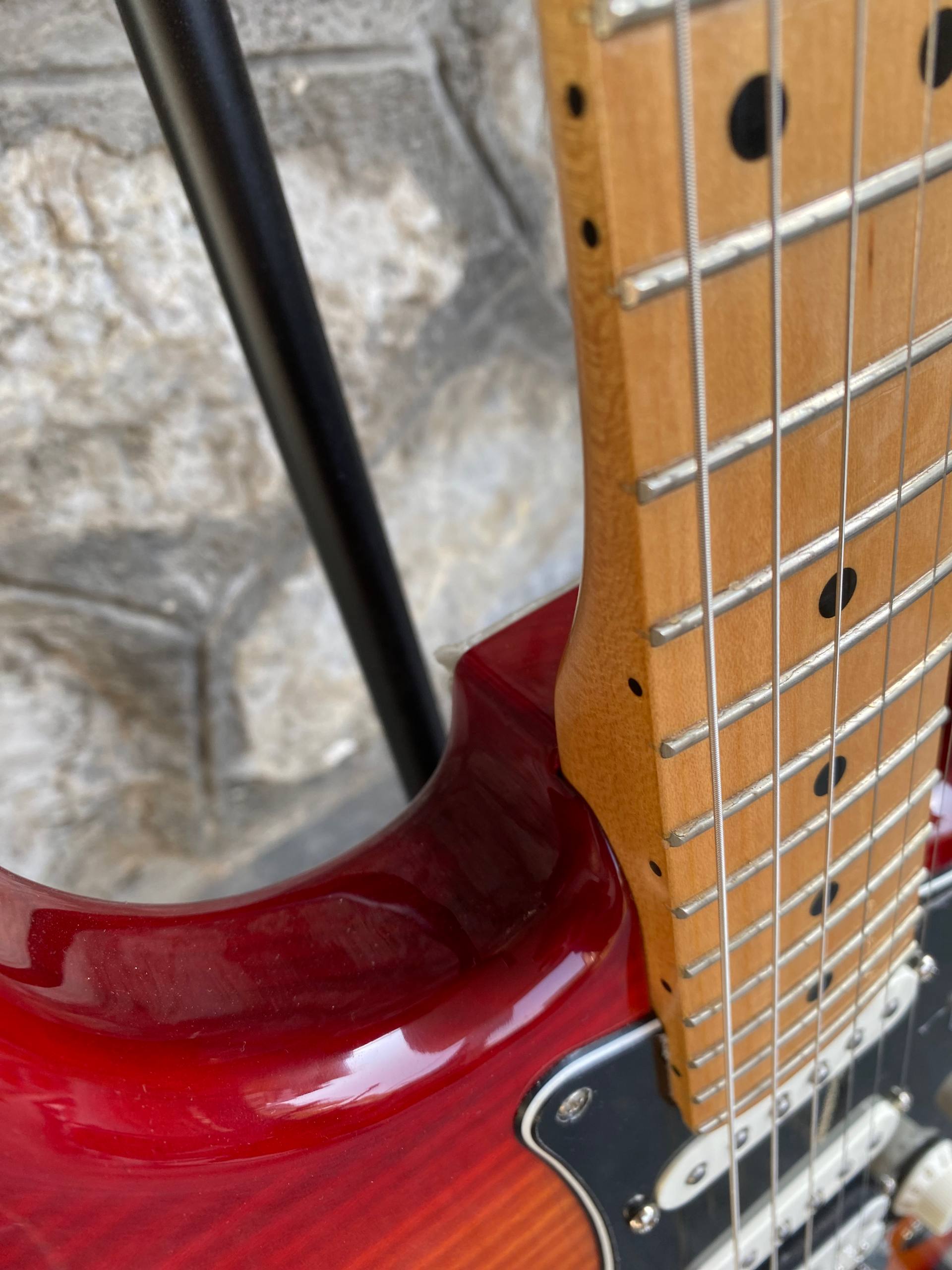 Fender Player Stratocaster HSS 2022 - Maple Fingerboard - Excellent Condition
