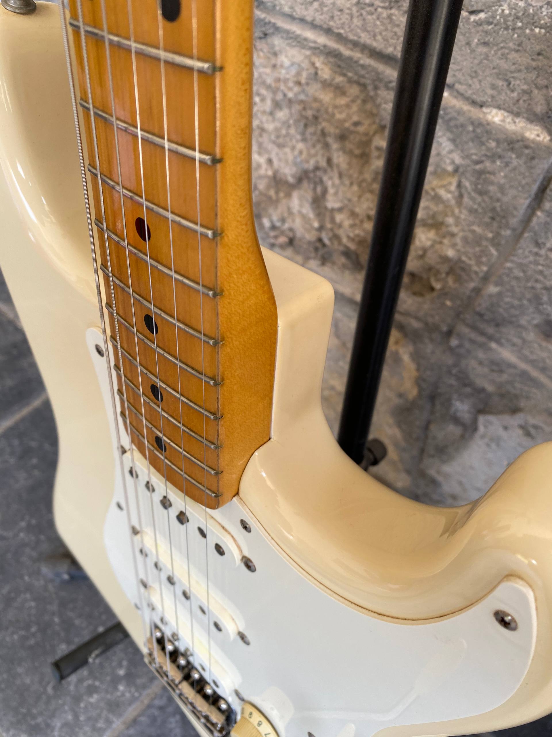 Amazing Fender Stratocaster ST-57 362 CIJ - Yellow Cream - N Serial