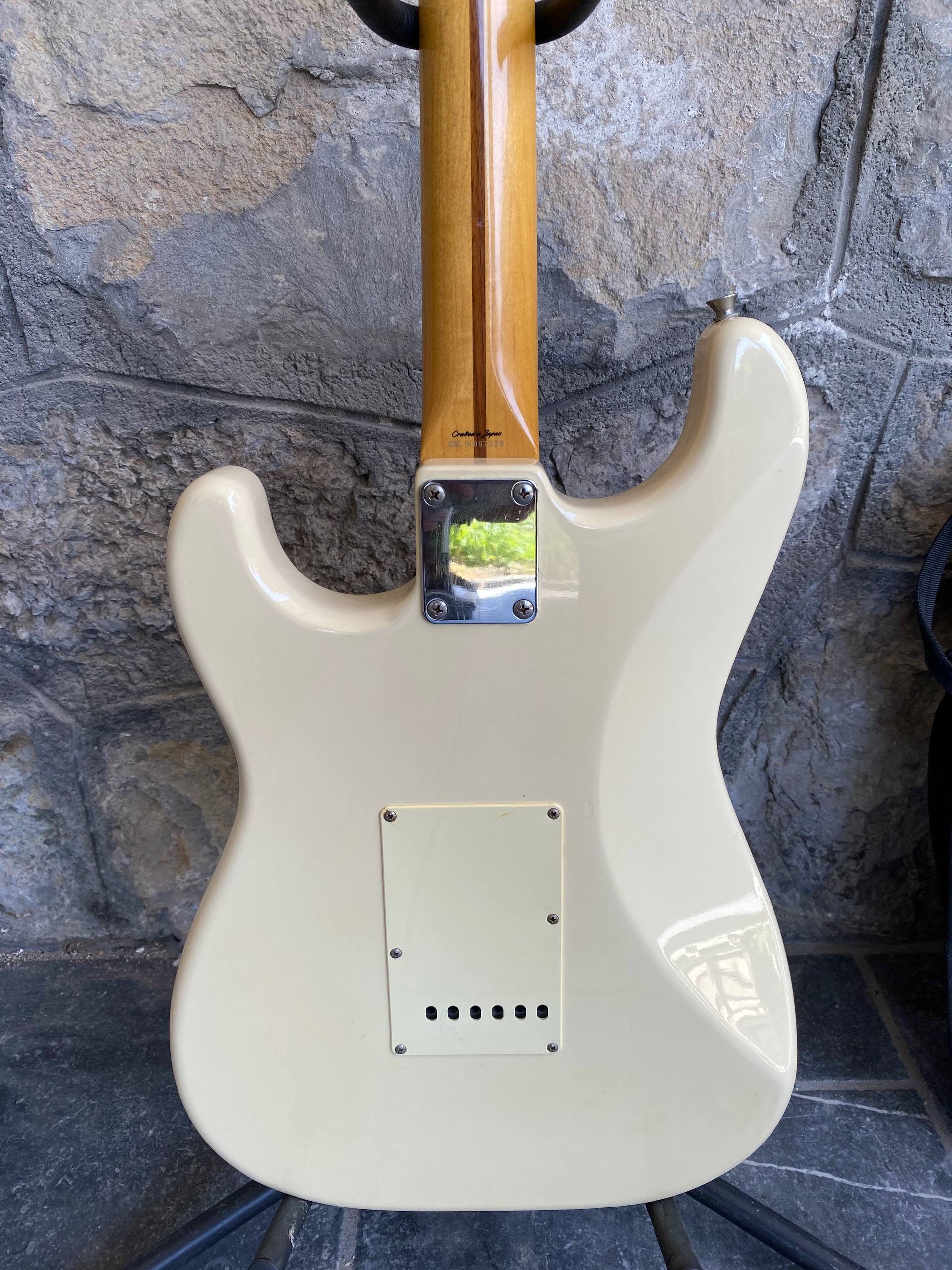 Amazing Fender Stratocaster ST-57 362 CIJ - Yellow Cream - N Serial