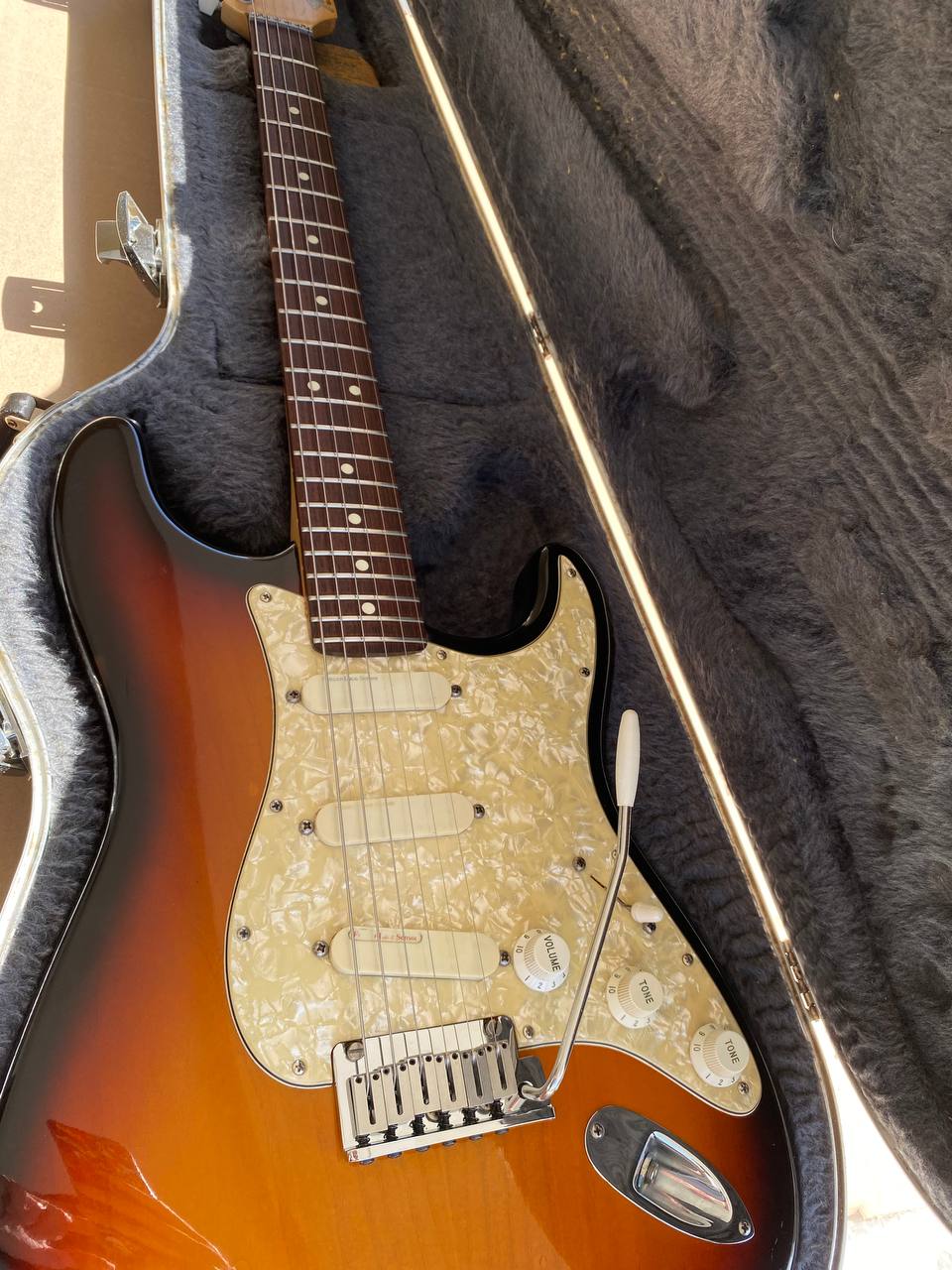 1993 Fender Stratocaster Strat Plus - 40th Anniversary - Sunburst w/ Rosewood Fretboard & Original Silver Logo Hardcase — image 24