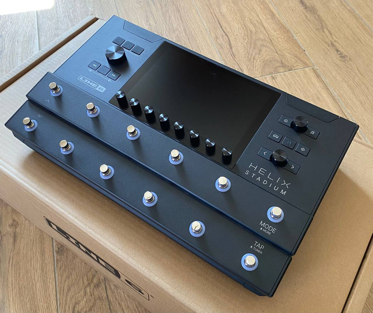 Line 6 Helix Floor Guitar Multi-Effects Processor — Like New Condition, Under Warranty