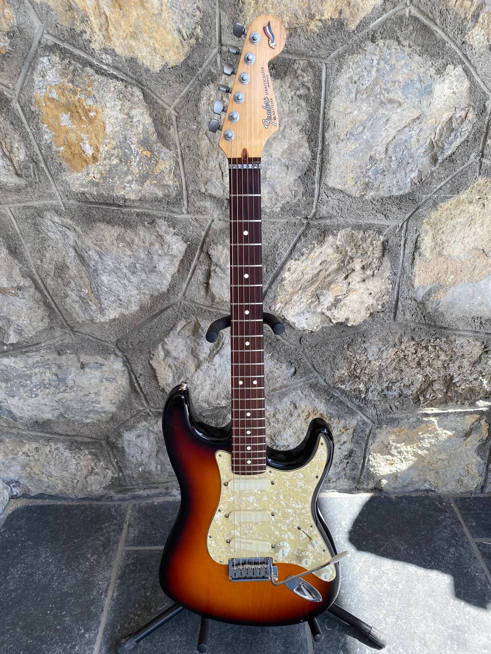 1993 Fender Stratocaster Strat Plus - 40th Anniversary - Sunburst w/ Rosewood Fretboard & Original Silver Logo Hardcase — image 2