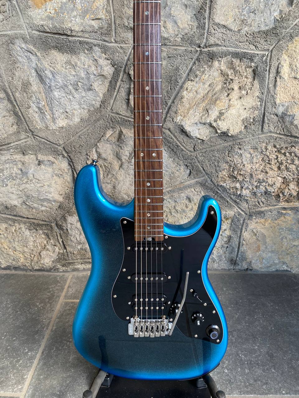 Mooer GTRS P800 Intelligent Guitar (Dark Night Blue) — Excellent Condition, Original Case & GWF4 Wireless Footswitch Included + Video Demo