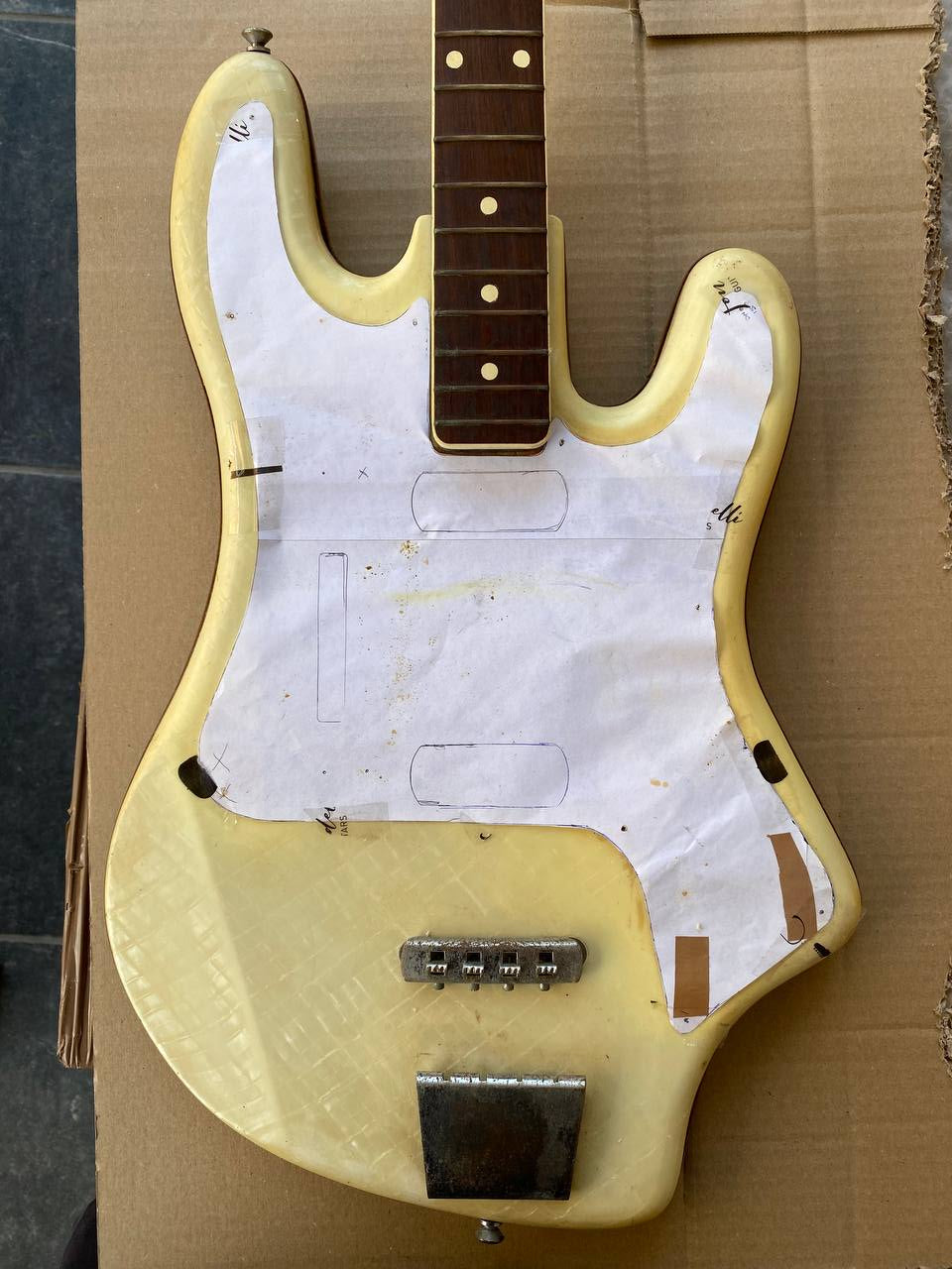 Vintage Layolo Bass (Made in Italy) - Pearloid Body - Restoration Project