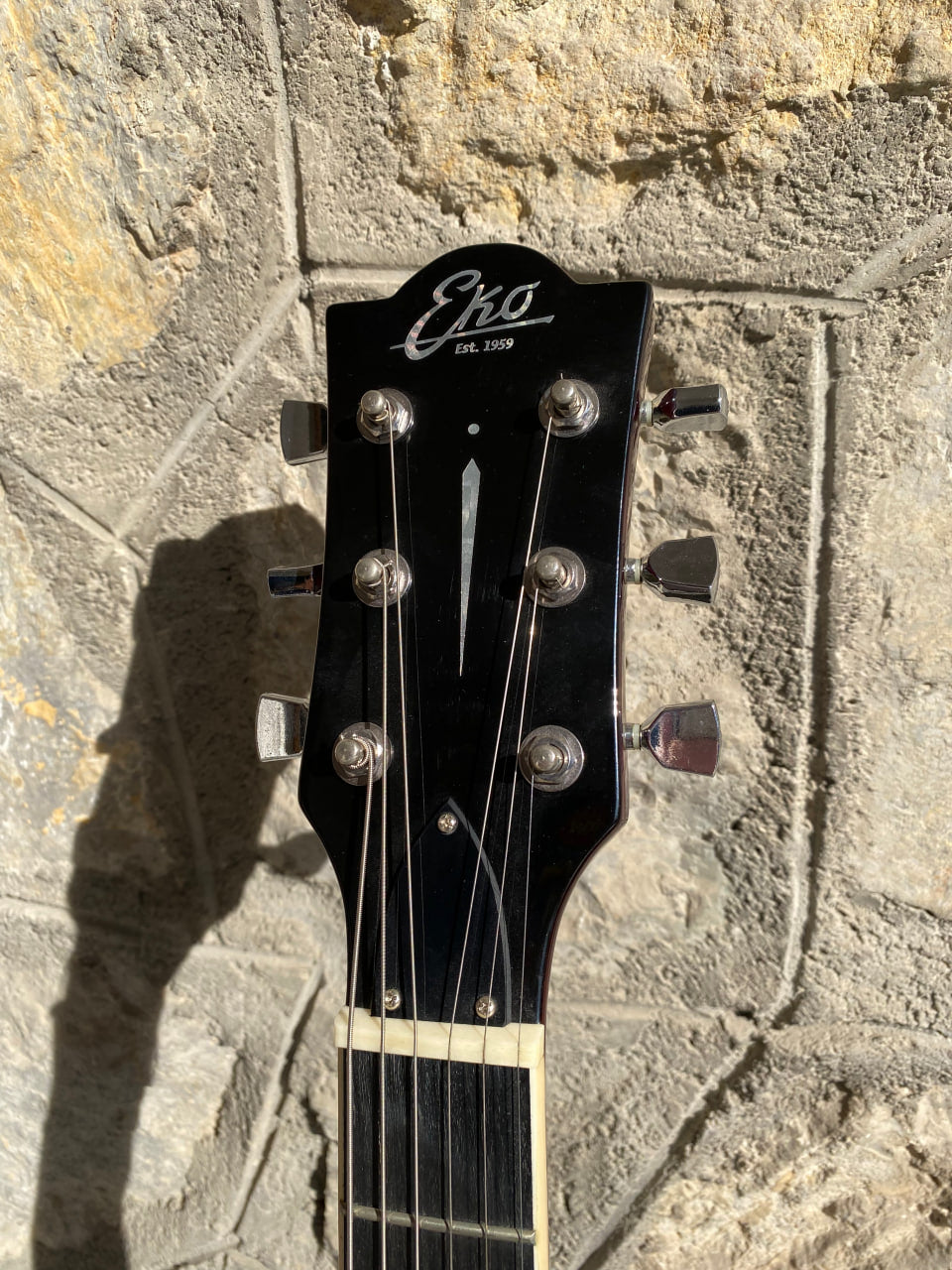 Eko Les Paul Goldtop Singlecut Electric Guitar — Satin Neck, Humbuckers, Mint Condition + Video Demo