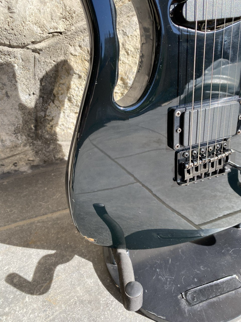 Gibson-Style Superstrat Electric Guitar — Gloss Black, Monkey Grip Body, Rosewood Fretboard, Tree of Life Inlay Stickers + Video Demo