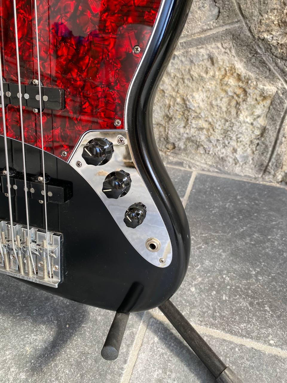 2007 Fender Highway One Jazz Bass - Black Nitrocellulose Finish w Tortoise & Original White Pickguards — image 4