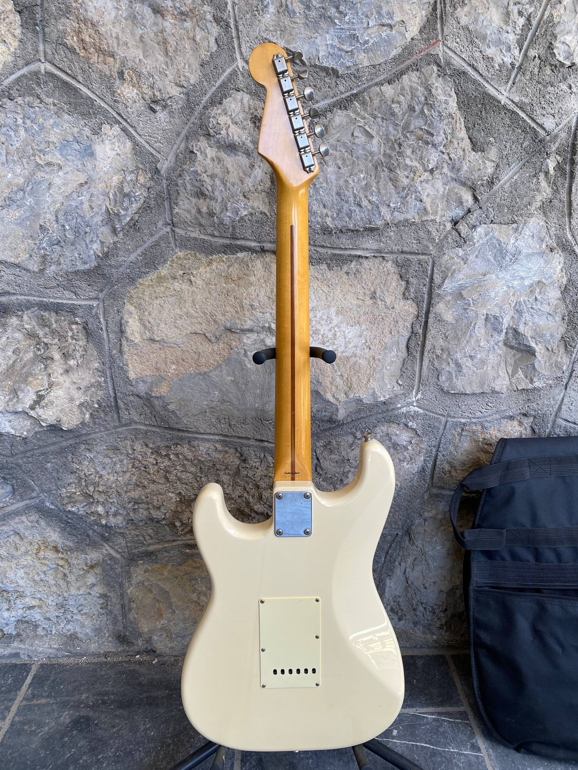 Amazing Fender Stratocaster ST-57 362 CIJ - Yellow Cream - N Serial
