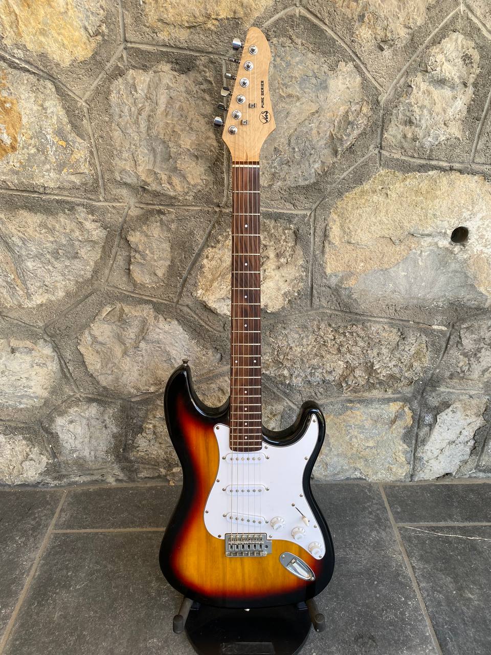 Gewa Pure VGS 100 SB – Sunburst Electric Guitar