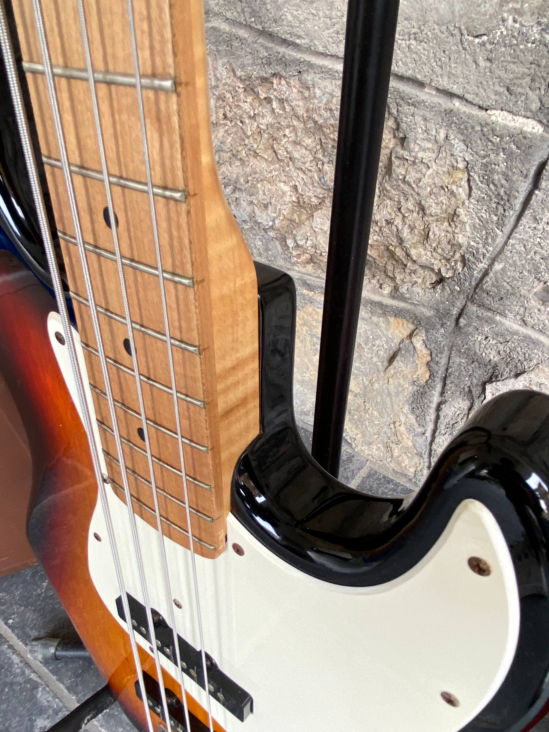 Roytek Handmade Bass Sunburst – Maple Neck – Excellent Condition – Demo Video