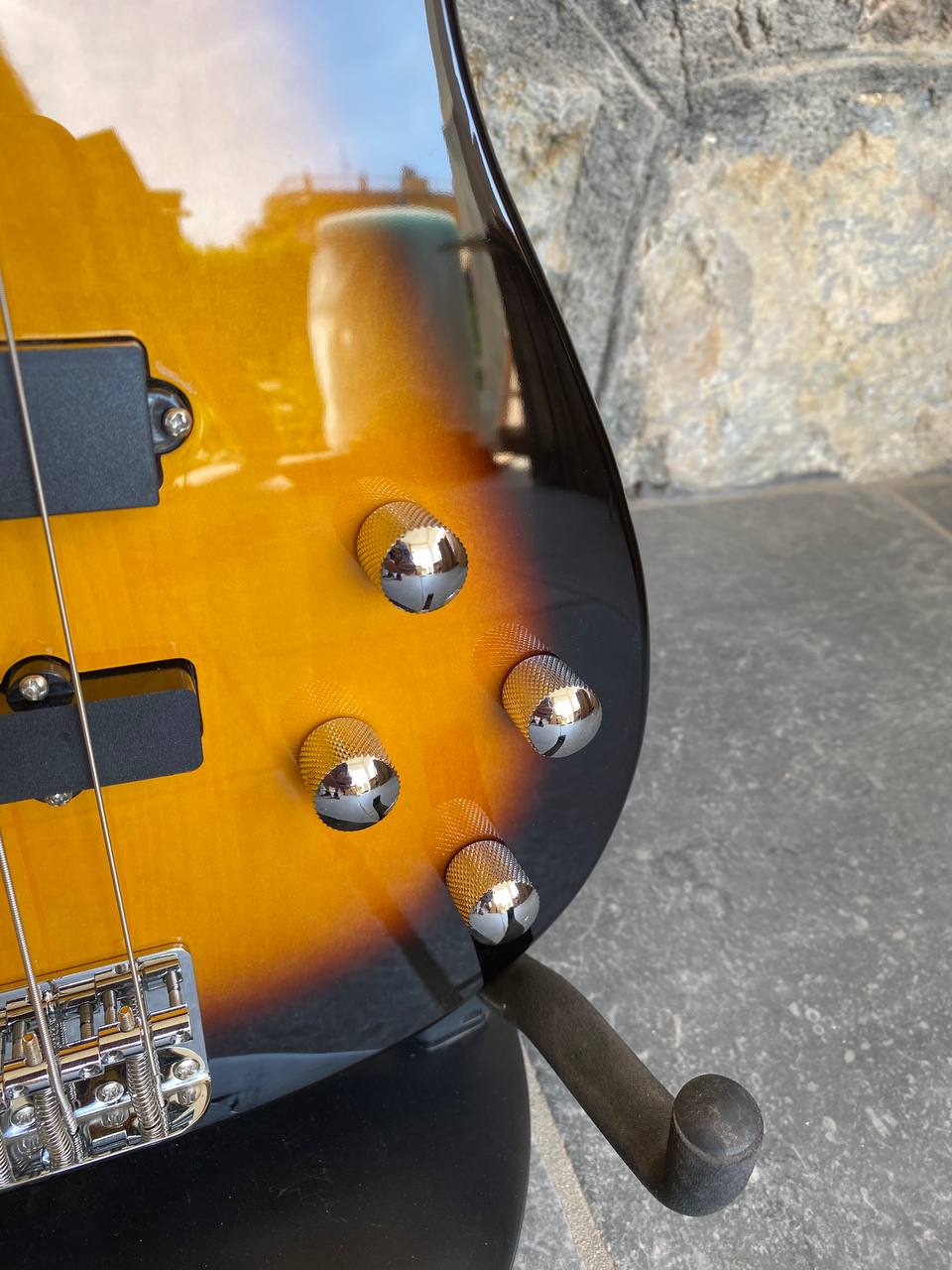 Vision JB8 Electric Bass Guitar (Sunburst) — PJ Pickup Configuration, Brand New + Video Demo