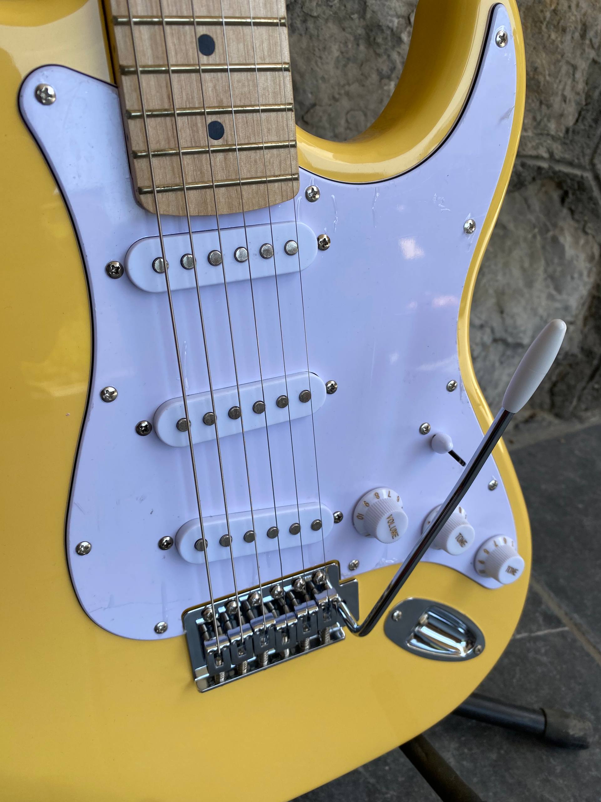 Vision Stratocaster ST5 Electric Guitar Starter Kit - Yellow - NEW