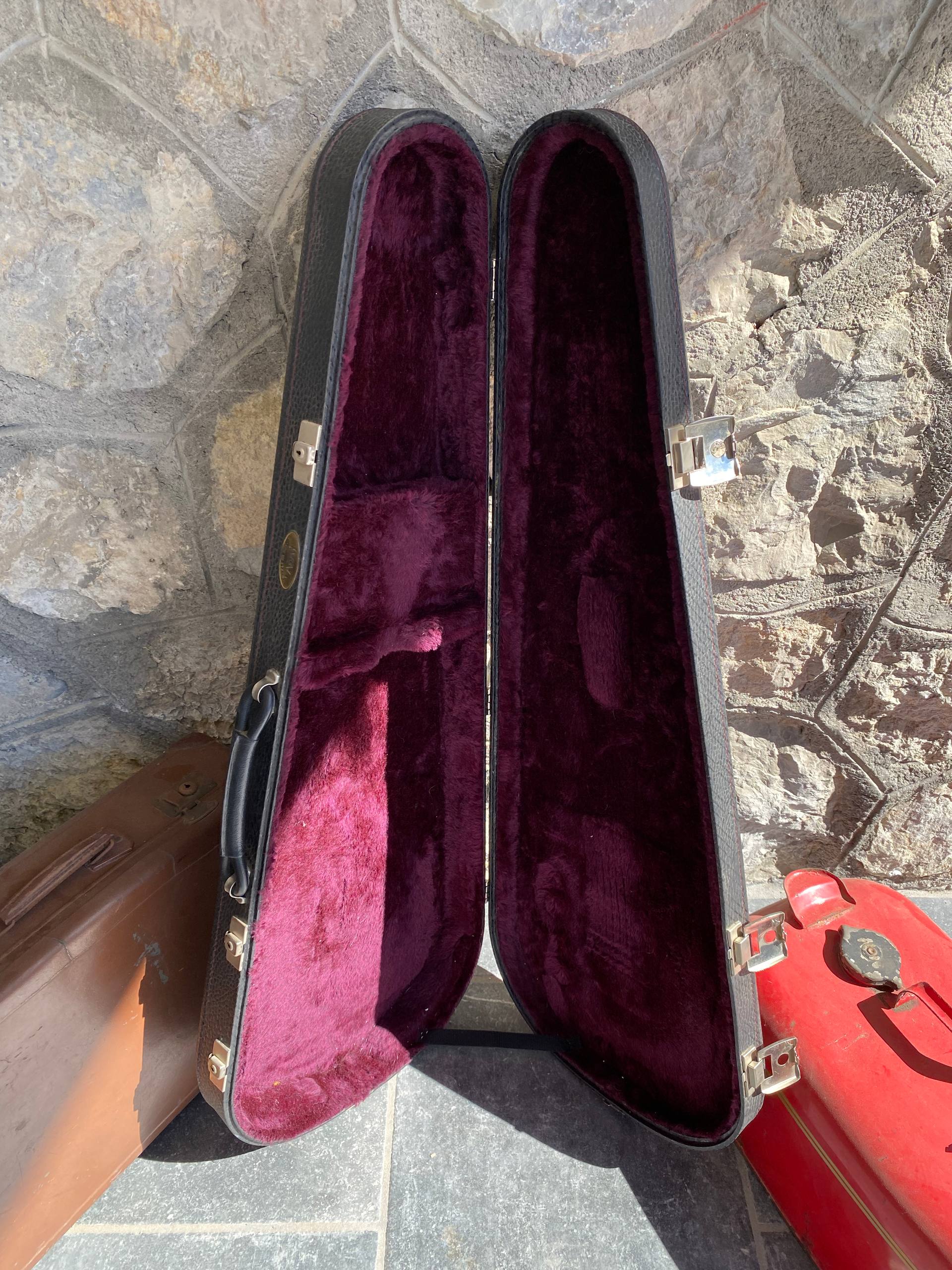 VGV Made in Italy Teardrop Hardshell Case - Luxury Purple Velvet Interior with Keys - Black