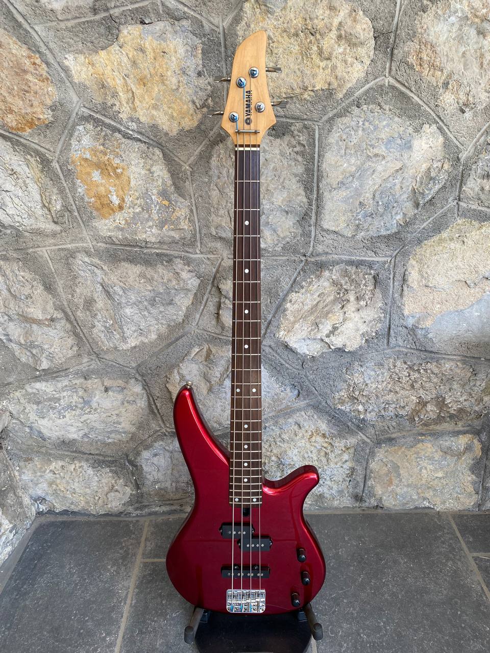 Yamaha RBX170 Electric Bass Guitar (Metallic Red / Car) — PJ Pickup Configuration, 24 Frets, Rosewood Fretboard + Video Demo