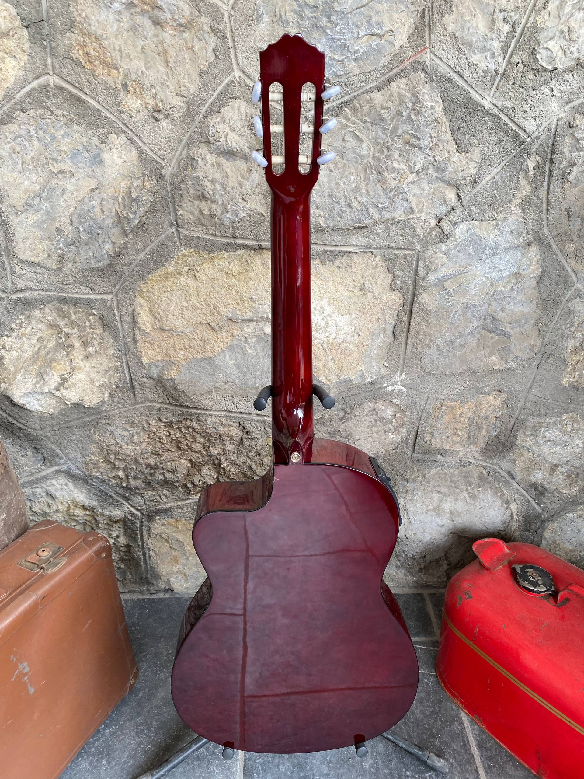 Tenson Classic Student Pro 4/4 with EQ Concert