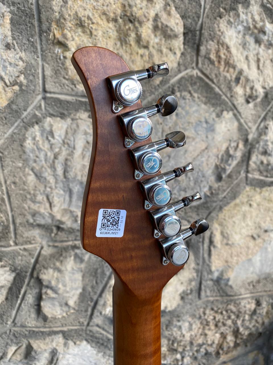 Mooer GTRS P800 Intelligent Guitar (Dark Night Blue) — Excellent Condition, Original Case & GWF4 Wireless Footswitch Included + Video Demo