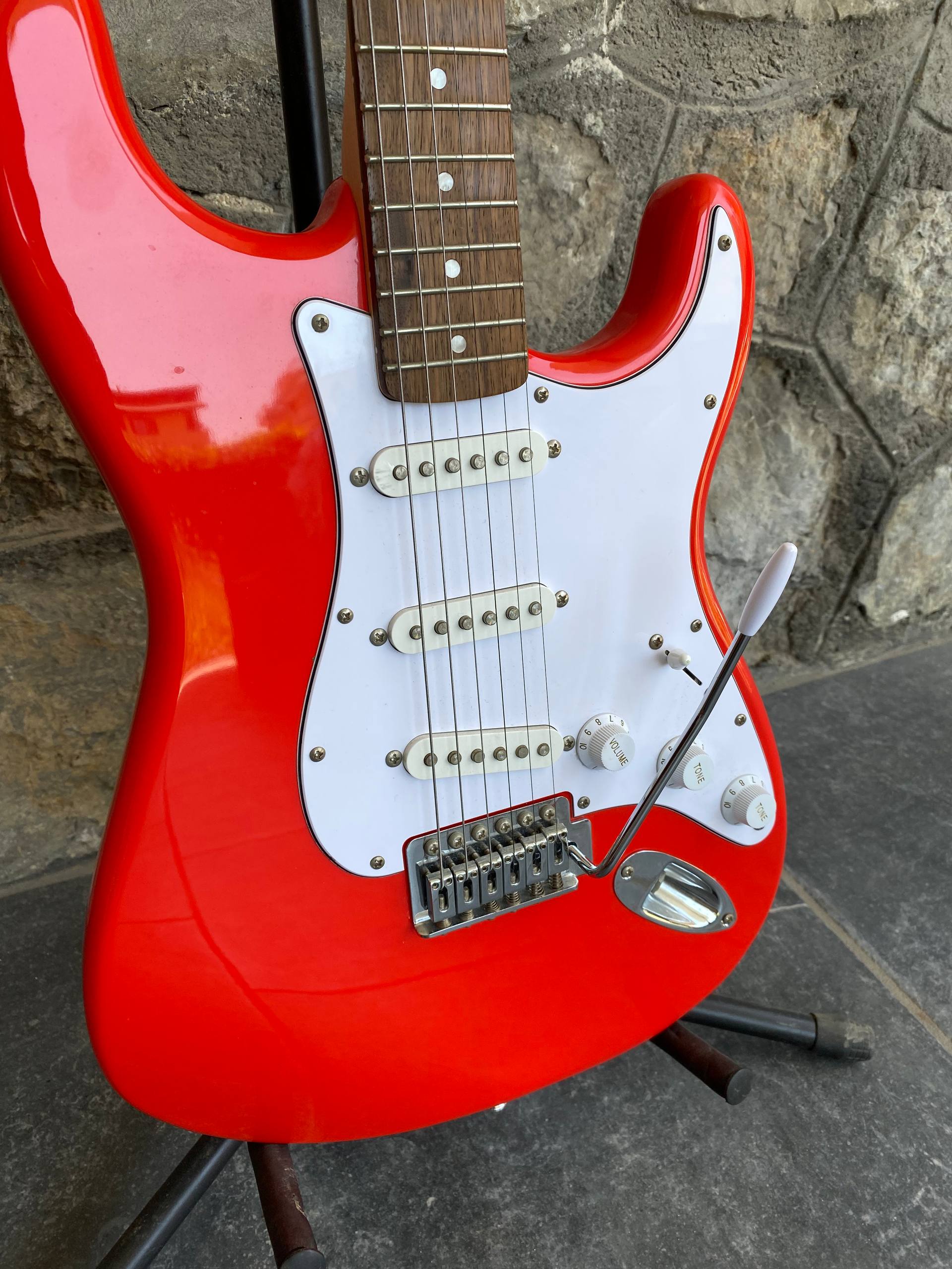 Squier Affinity Series Stratocaster - Fiesta Red - Rosewood Fretboard