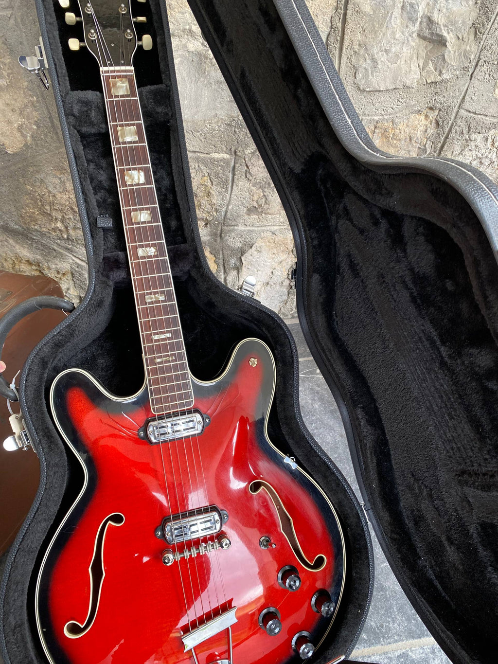 Hard Case for Semi Hollow Body Guitars