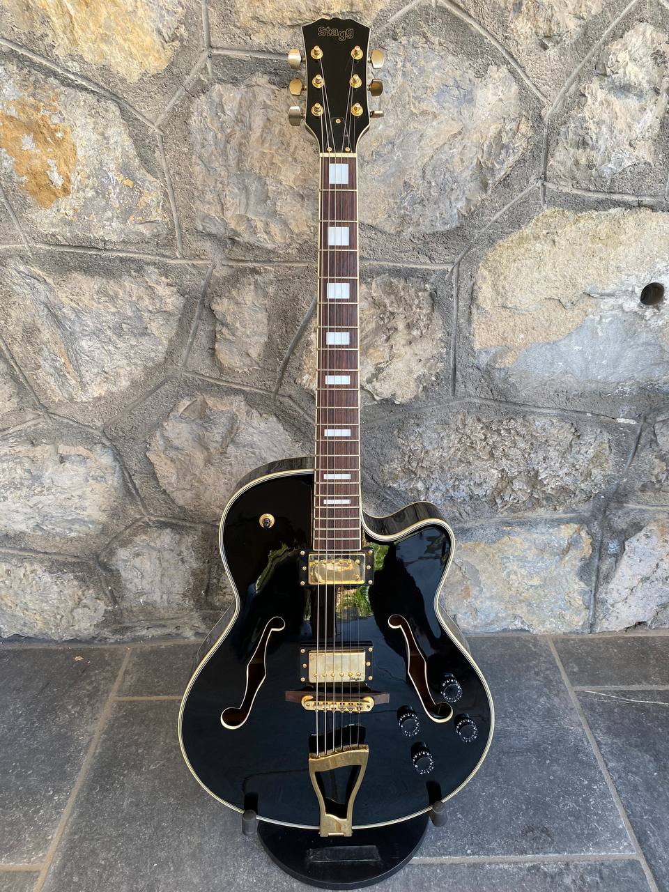 Stagg Custom Semi-Acoustic Guitar – ES-175 Style (Gold Hardware & Block Inlays)