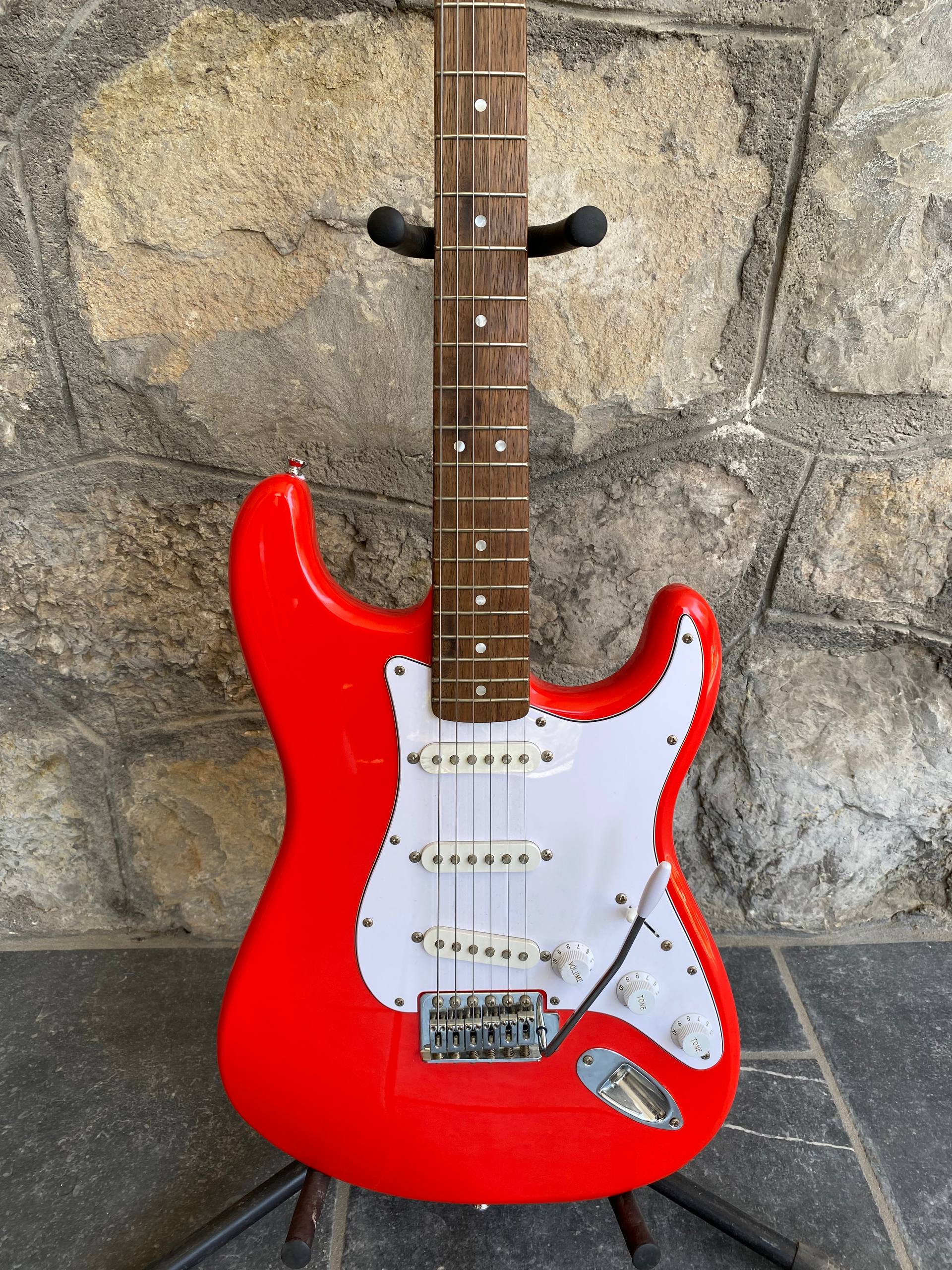 Squier Affinity Series Stratocaster - Fiesta Red - Rosewood Fretboard