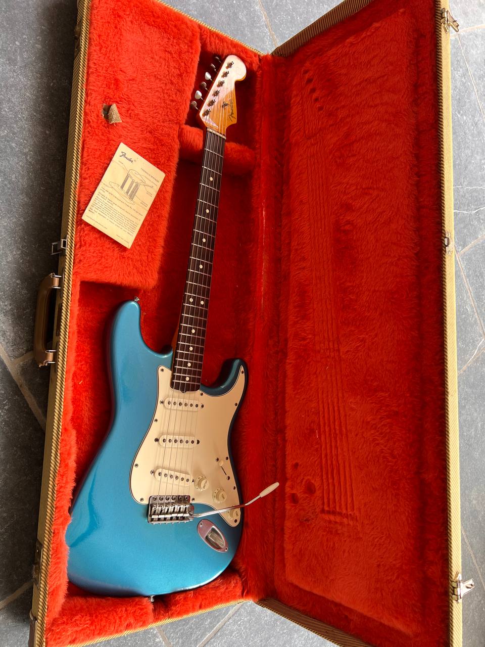 Jan 1989  Fender American Vintage '62 Reissue Stratocaster Lake Placid Blue Nitro