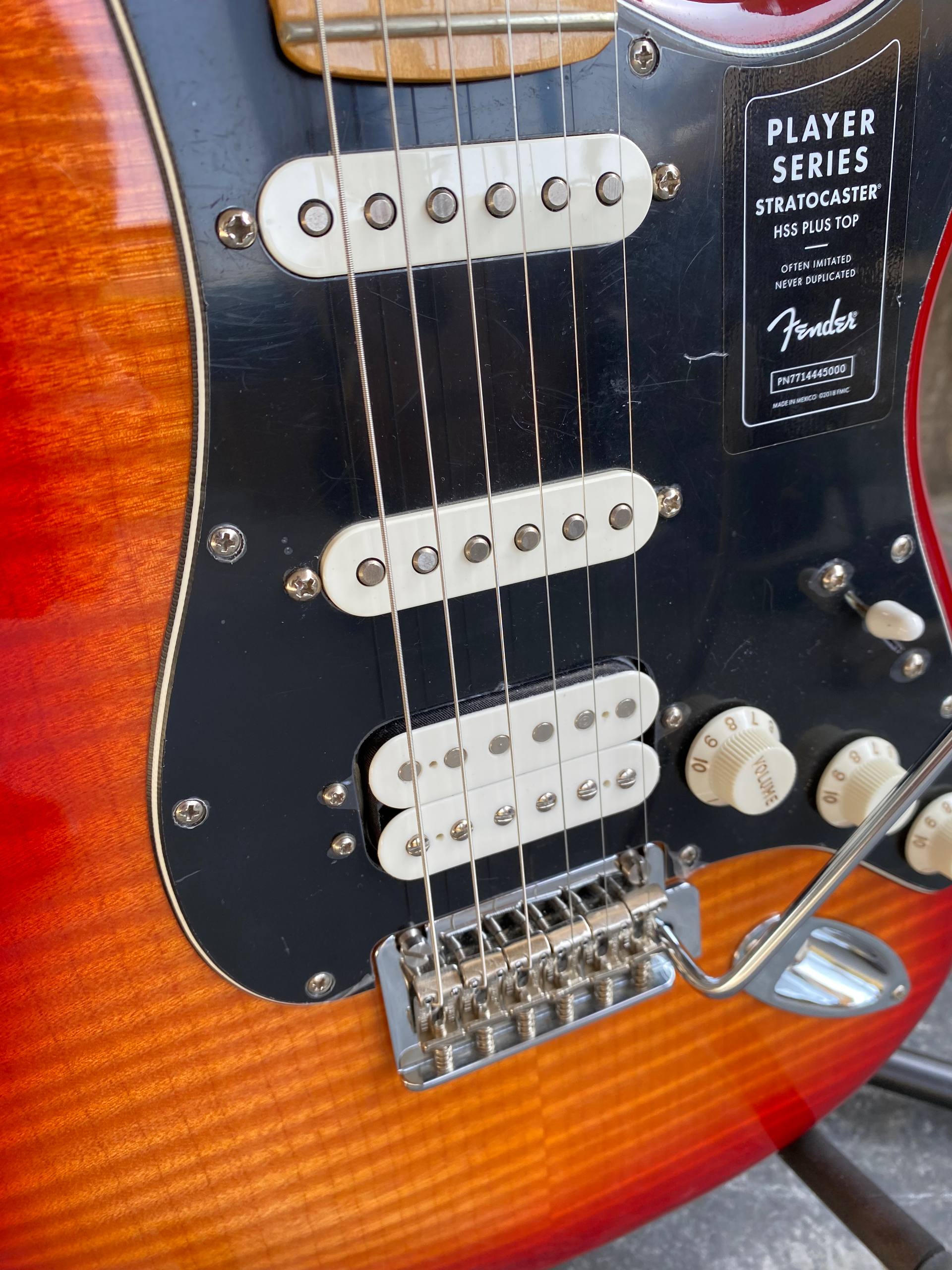 Fender Player Stratocaster HSS 2022 - Maple Fingerboard - Excellent Condition