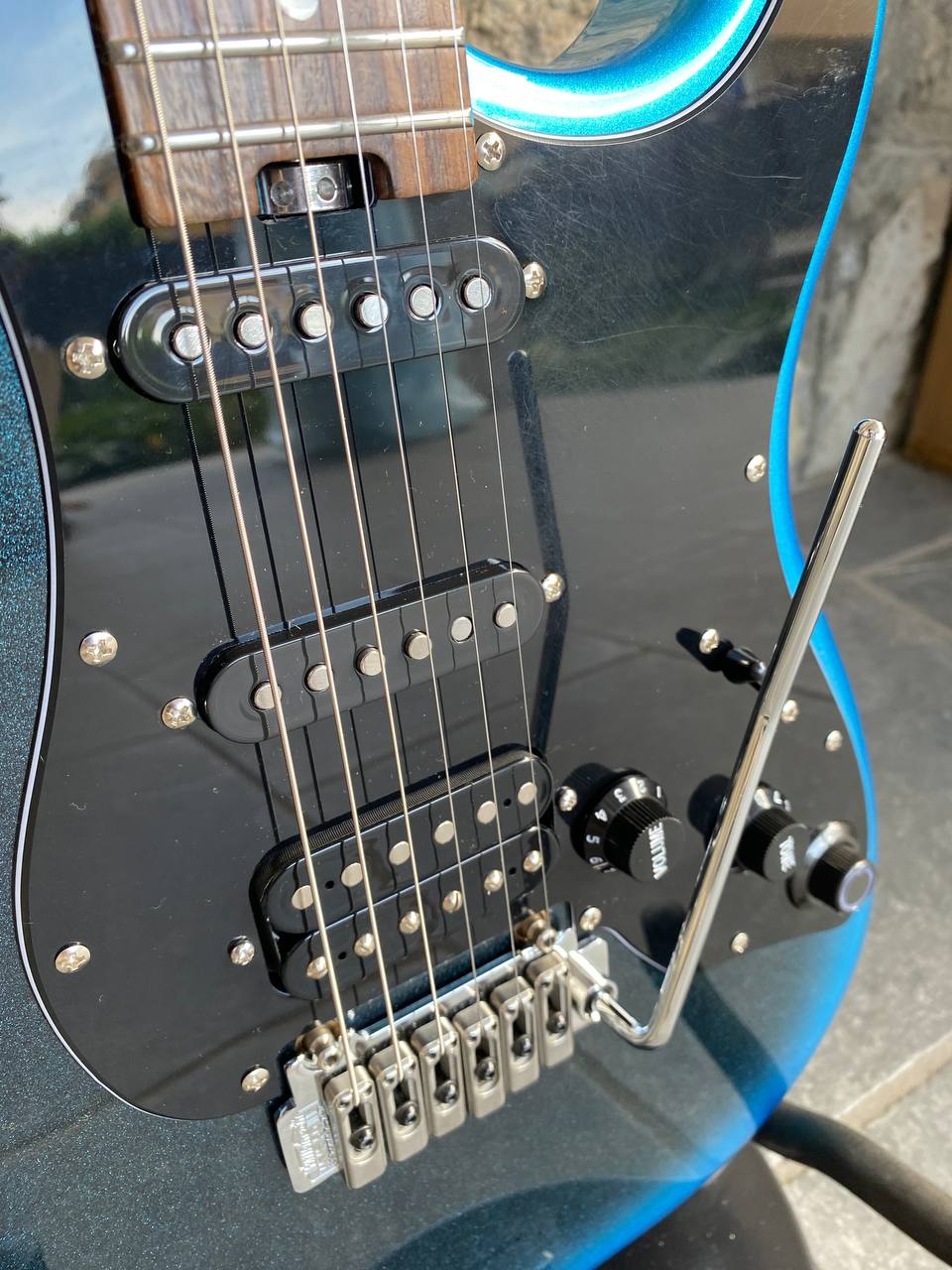 Mooer GTRS P800 Intelligent Guitar (Dark Night Blue) — Excellent Condition, Original Case & GWF4 Wireless Footswitch Included + Video Demo