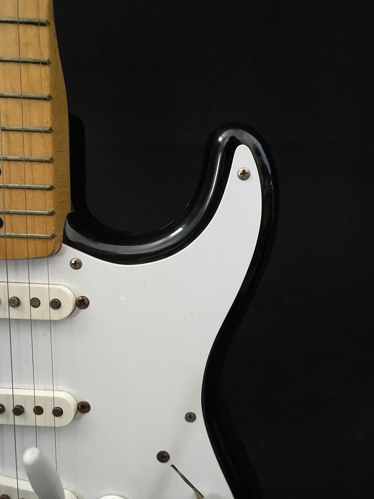 1987 Fender Japan E-Serial Eric Clapton Style– Black / Maple Neck