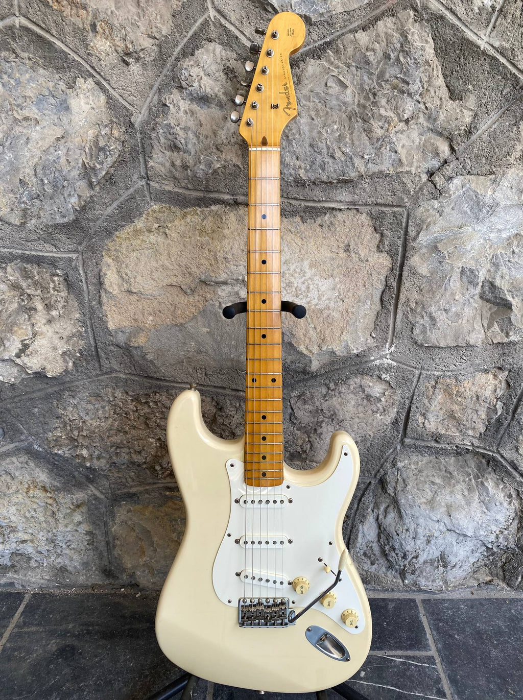 Amazing Fender Stratocaster ST-57 362 CIJ - Yellow Cream - N Serial