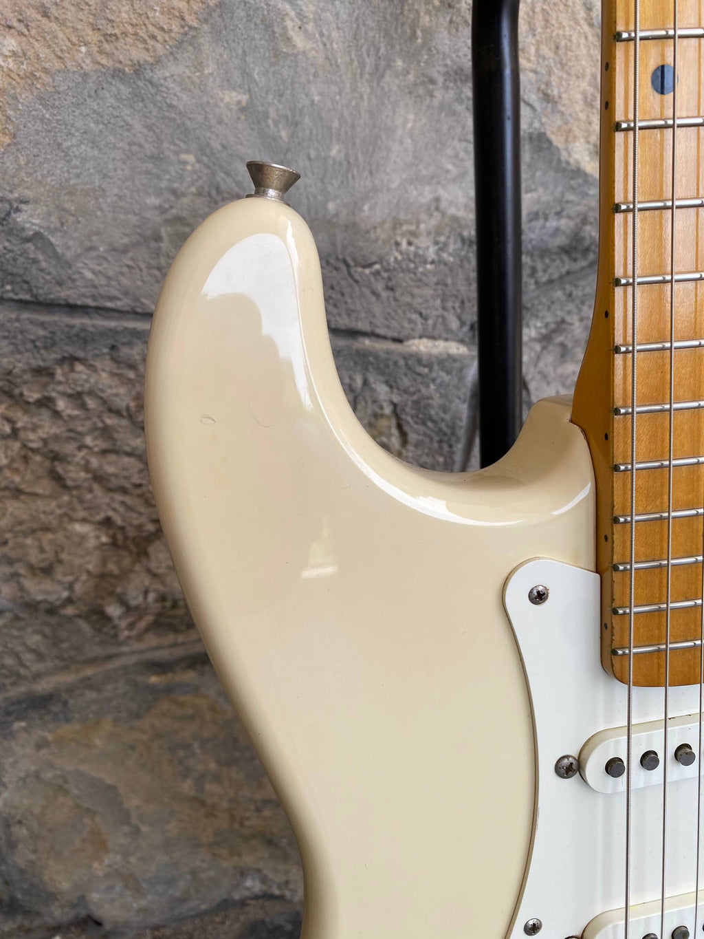 Amazing Fender Stratocaster ST-57 362 CIJ - Yellow Cream - N Serial
