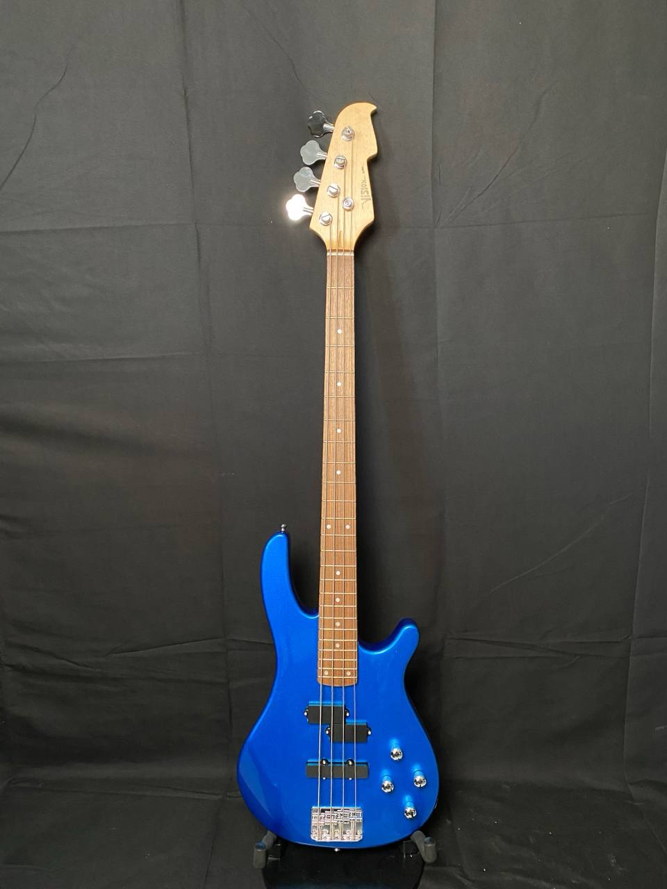 Vision JB8 Jazz Bass Starter Kit - Sosft case Jack and 35W Amplifer - Blue - NEW