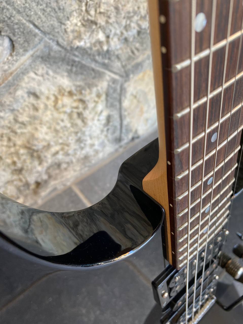 Yamaha RGX121Z Satin Black – HSH Electric Guitar (Good Condition, Made in Indonesia)