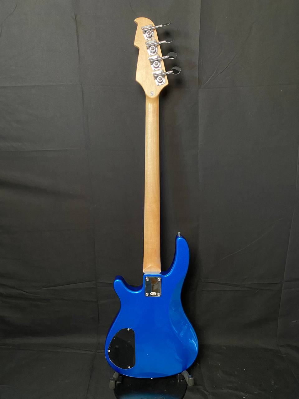Vision JB8 Jazz Bass Starter Kit - Sosft case Jack and 35W Amplifer - Blue - NEW