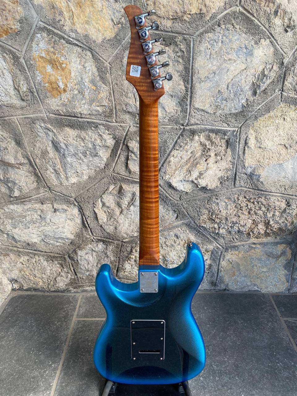 Mooer GTRS P800 Intelligent Guitar (Dark Night Blue) — Excellent Condition, Original Case & GWF4 Wireless Footswitch Included + Video Demo