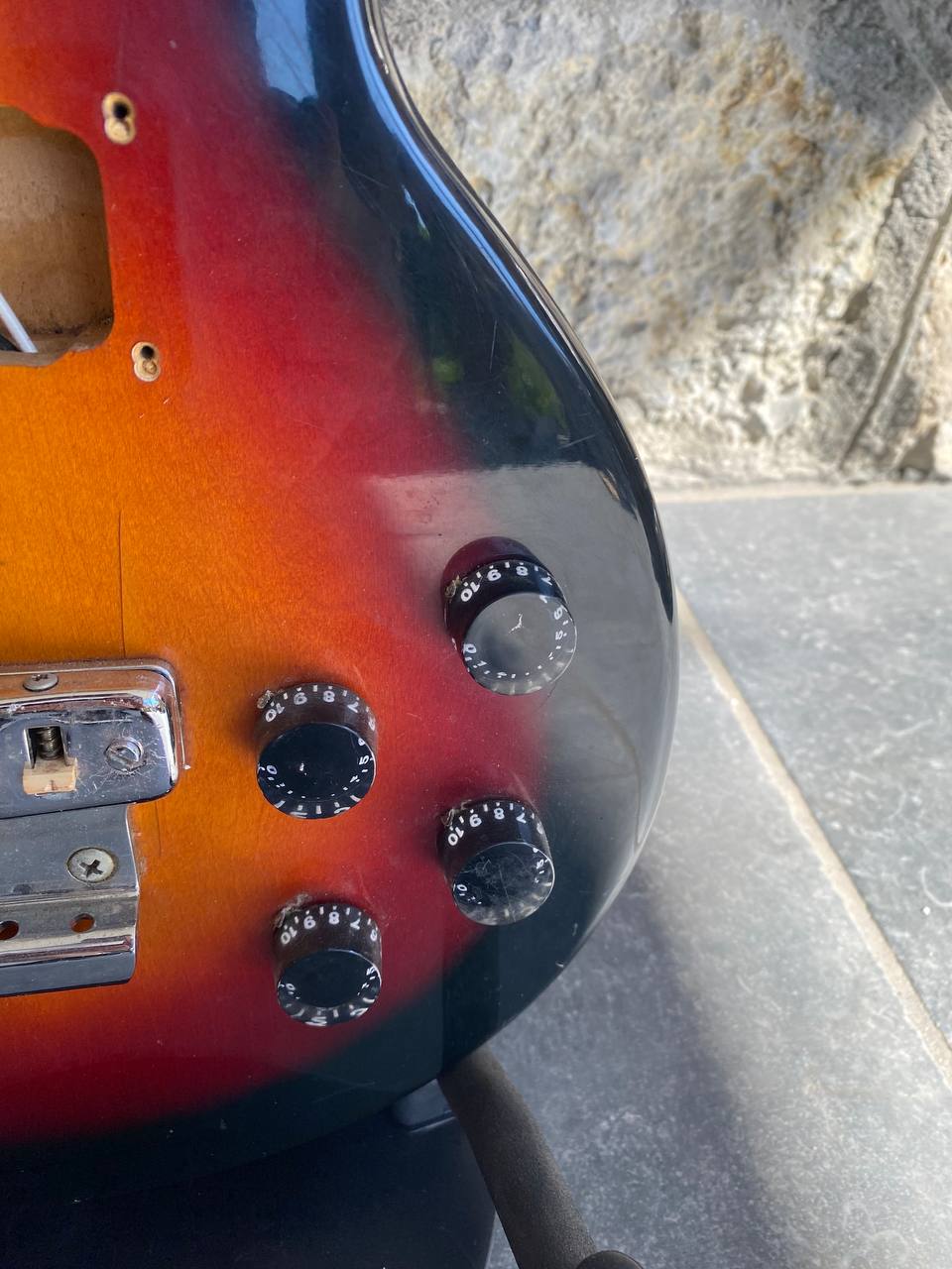 Vintage 1980 Eko B33 Fretless Bass (Sunburst) — Floral Inlays, Single Pickup, Restoration Project