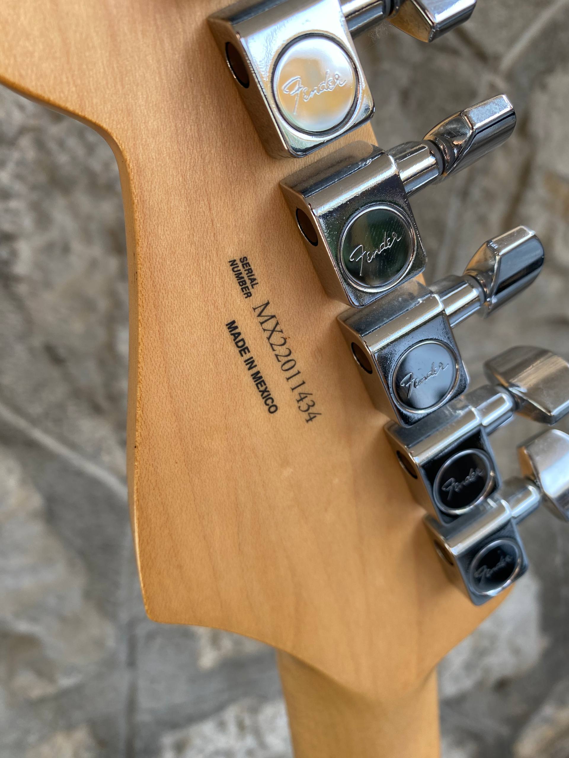 Fender Player Stratocaster HSS 2022 - Maple Fingerboard - Excellent Condition