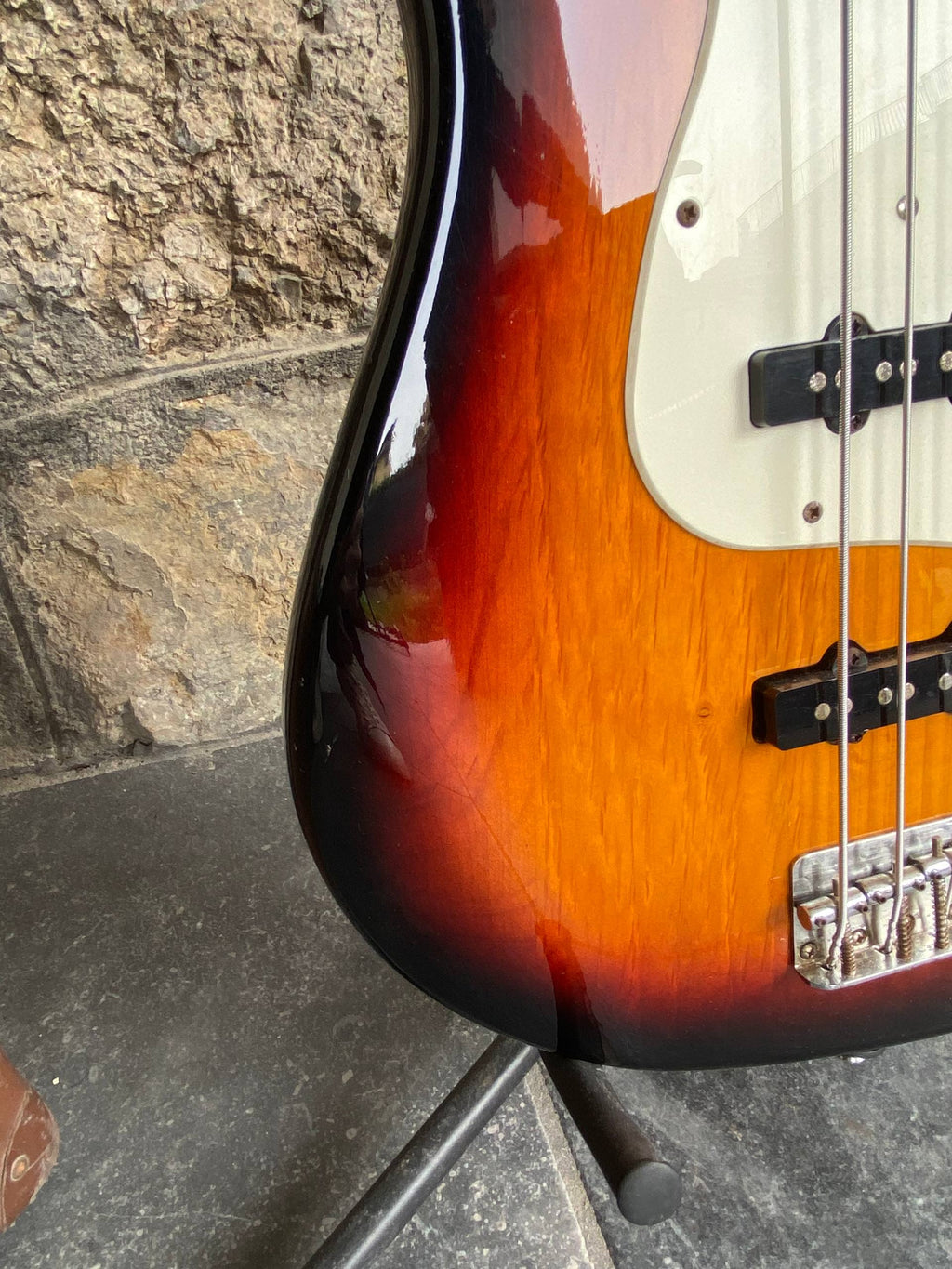 Roytek Handmade Bass Sunburst – Maple Neck – Excellent Condition – Demo Video