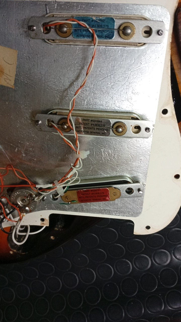 1993 Fender Stratocaster Strat Plus - 40th Anniversary - Sunburst w/ Rosewood Fretboard & Original Silver Logo Hardcase — image 17