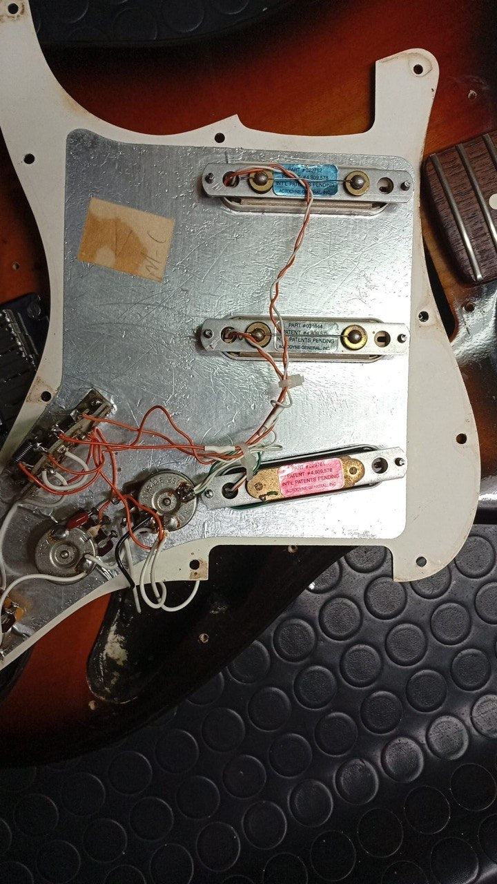 1993 Fender Stratocaster Strat Plus - 40th Anniversary - Sunburst w/ Rosewood Fretboard & Original Silver Logo Hardcase — image 16