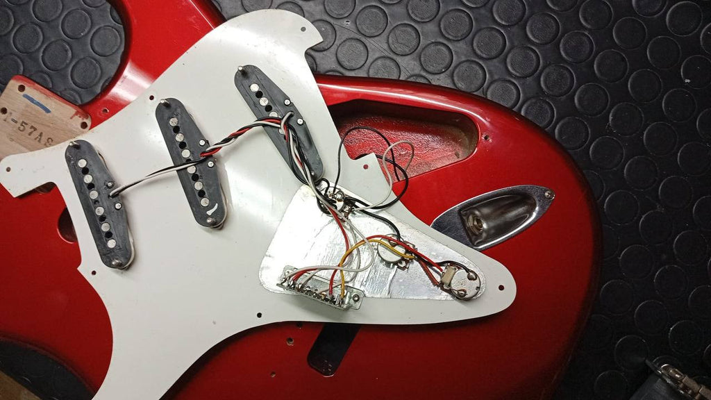 Fender Stratocaster ST-57AS 40th Anniversary - Candy Apple Red - Foto Flame (1994)