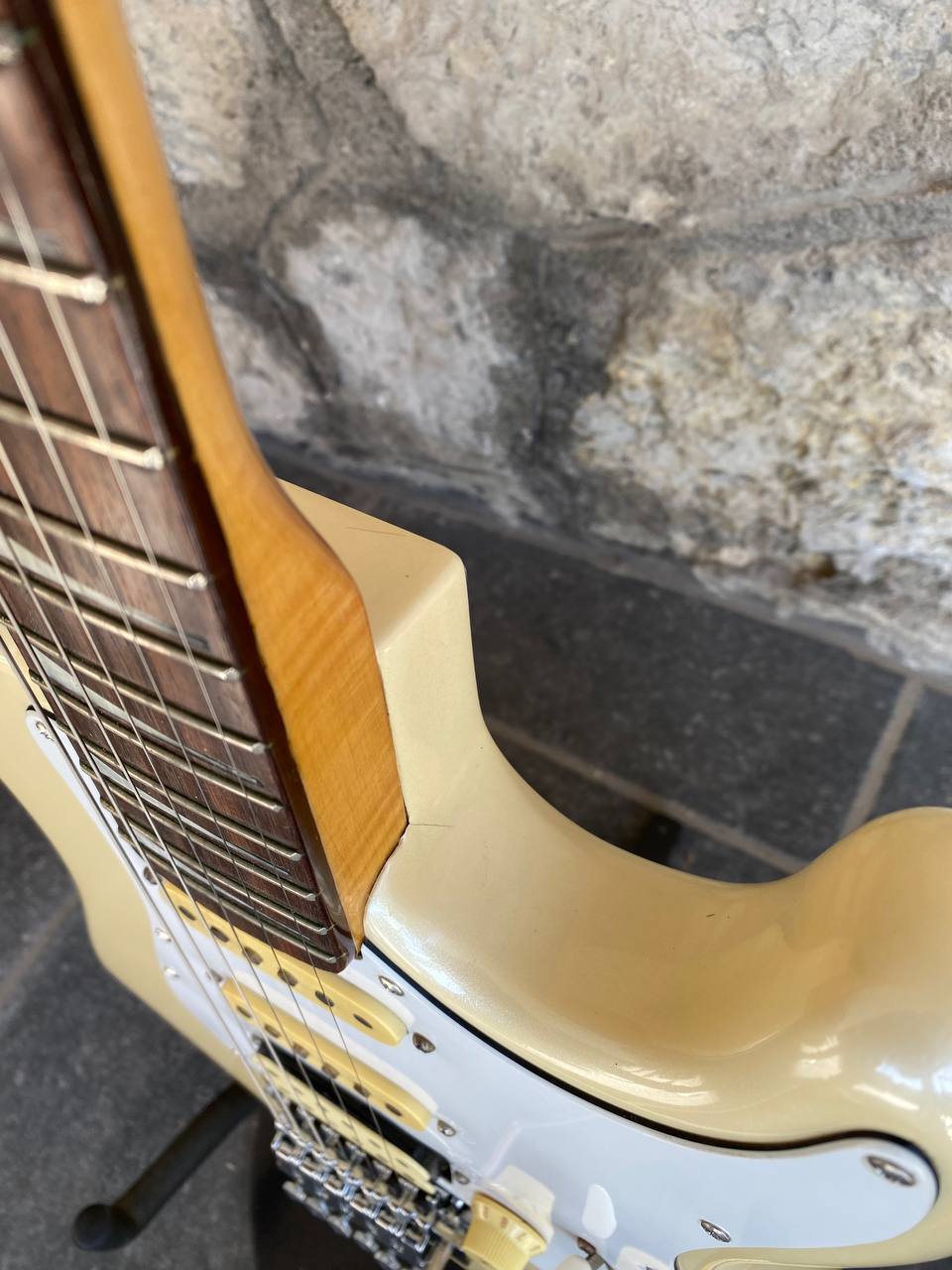 Vintage 1980s Epiphone by Gibson S-400 Superstrat — Pearl Cream Finish, HSS, Rosewood Fretboard, Modified Floyd Rose Tremolo