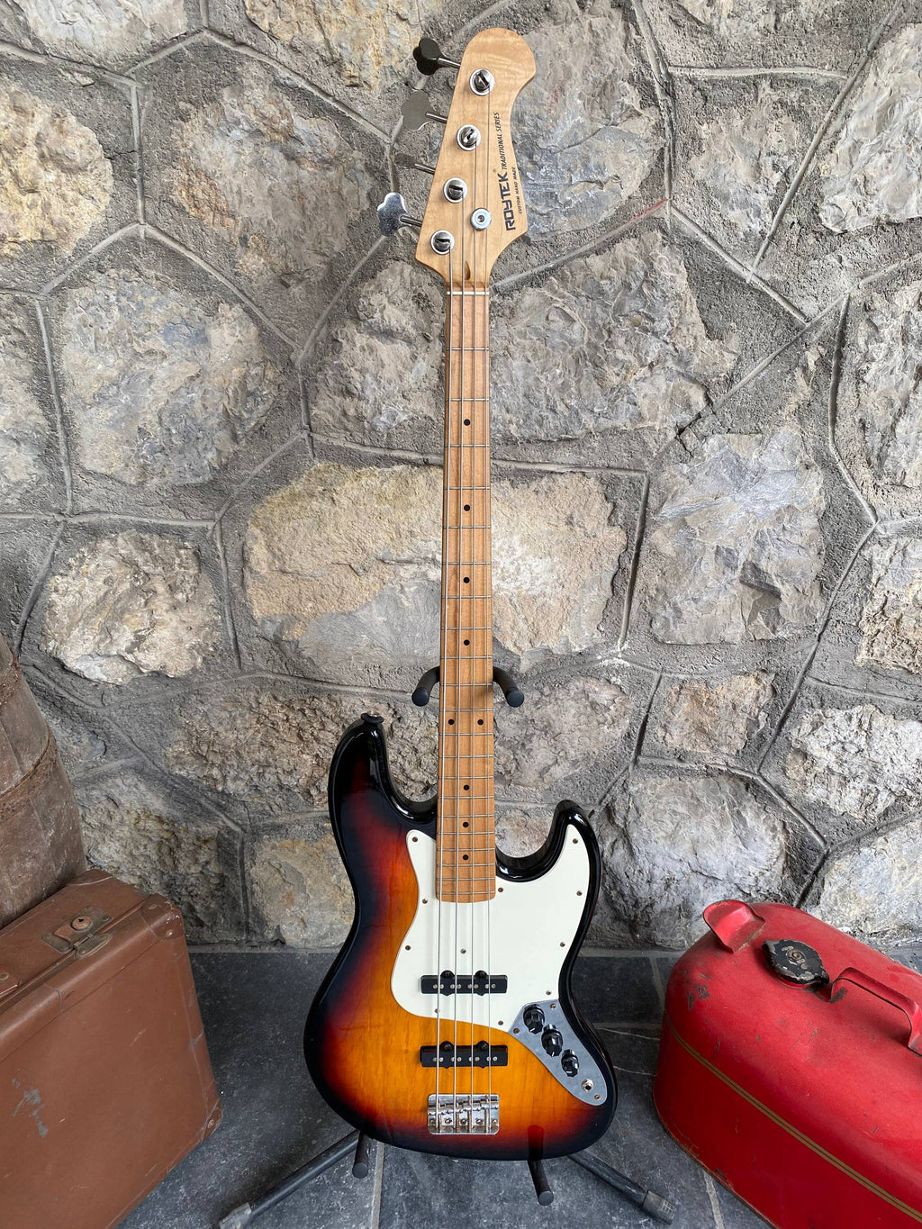Roytek Handmade Bass Sunburst – Maple Neck – Excellent Condition – Demo Video