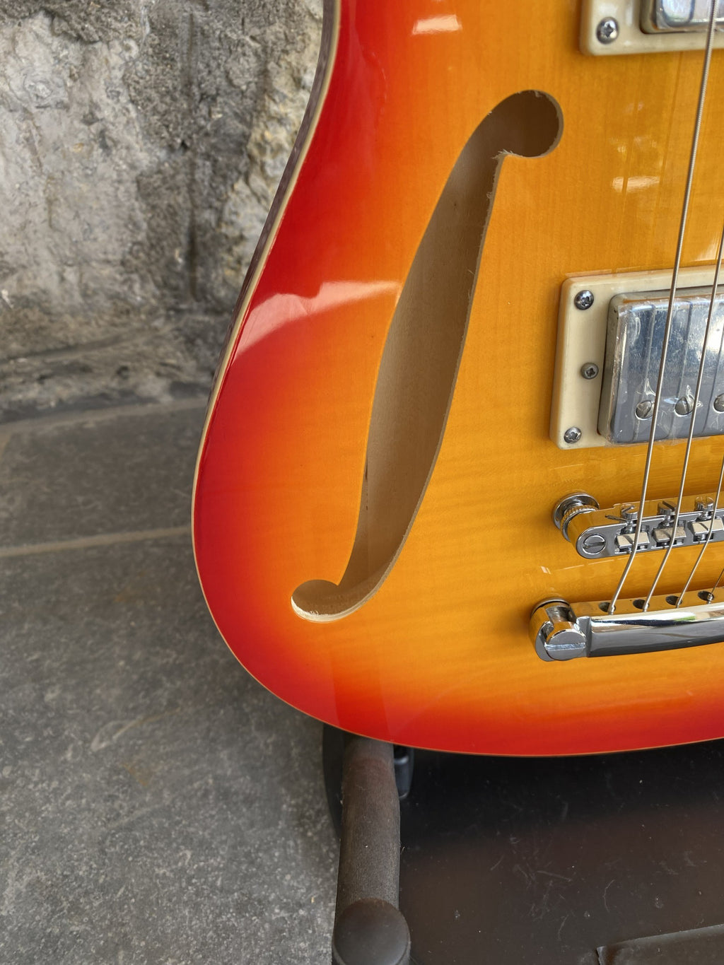 Unbranded Double Cutaway Thinline Acoustic-Electric Guitar — Redburst, Dual Humbuckers & Fretboard Inlays + Video Demo