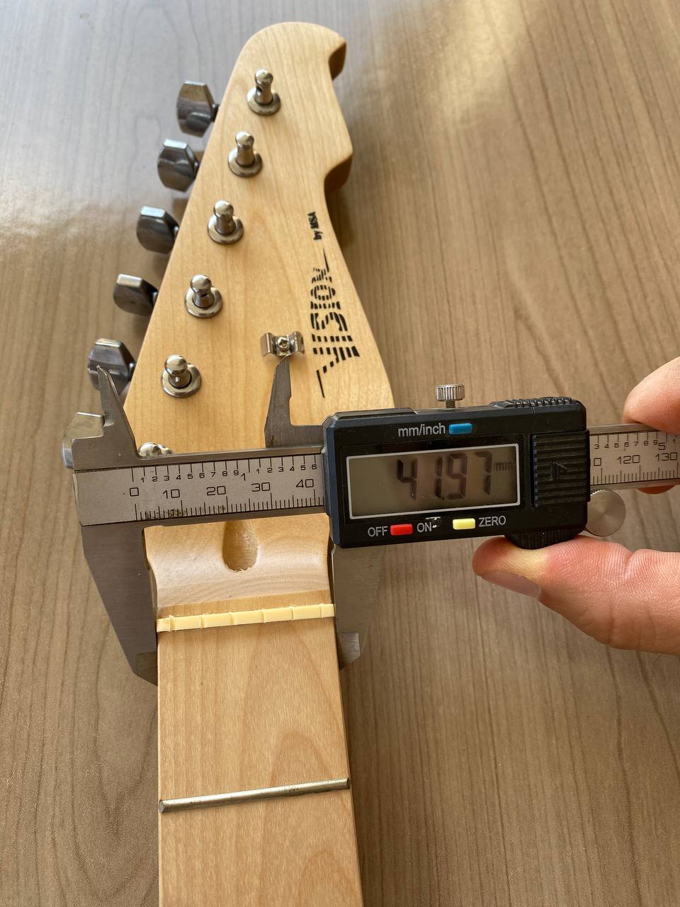 Stratocaster-Style Replacement Guitar Neck (Maple) — 22 Frets, Complete with Tuners, Brand New
