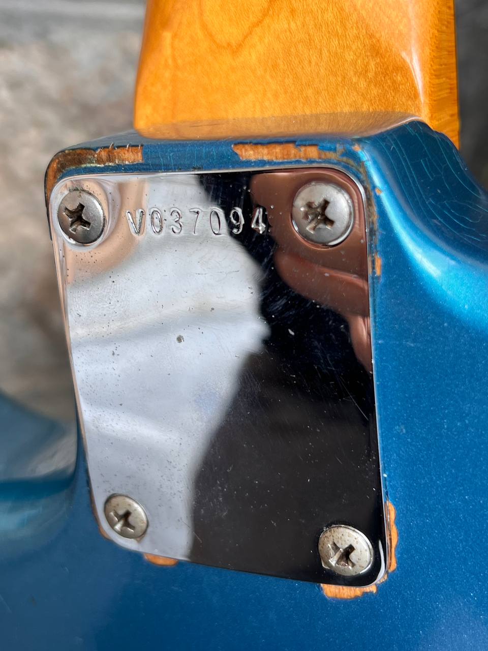 Jan 1989  Fender American Vintage '62 Reissue Stratocaster Lake Placid Blue Nitro