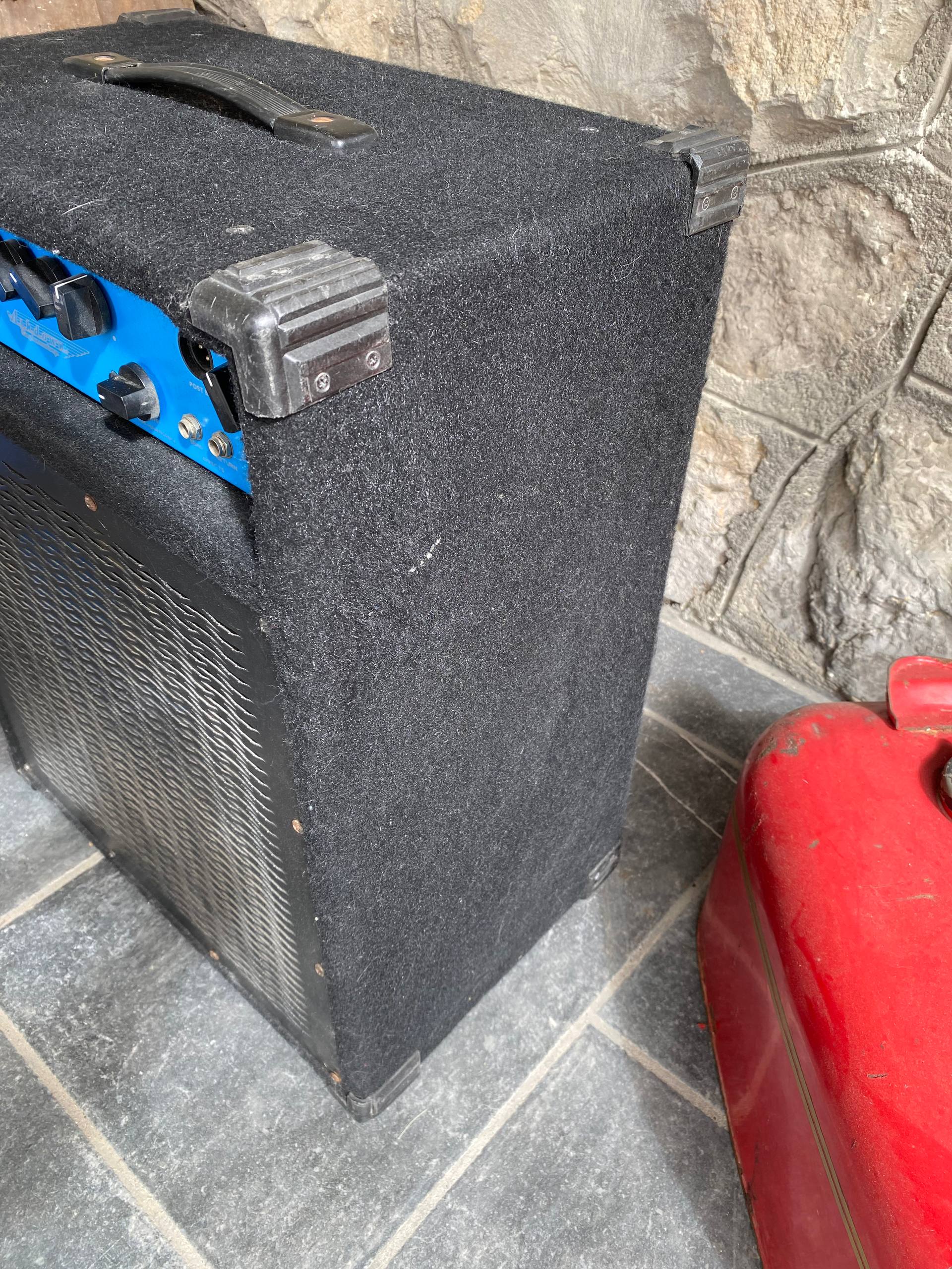 Ashdown Electric Blue EB12-180 Bass Amplifier – Excellent Condition – Demo Video