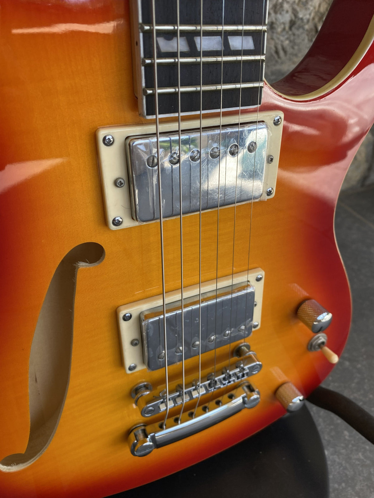 Unbranded Double Cutaway Thinline Acoustic-Electric Guitar — Redburst, Dual Humbuckers & Fretboard Inlays + Video Demo