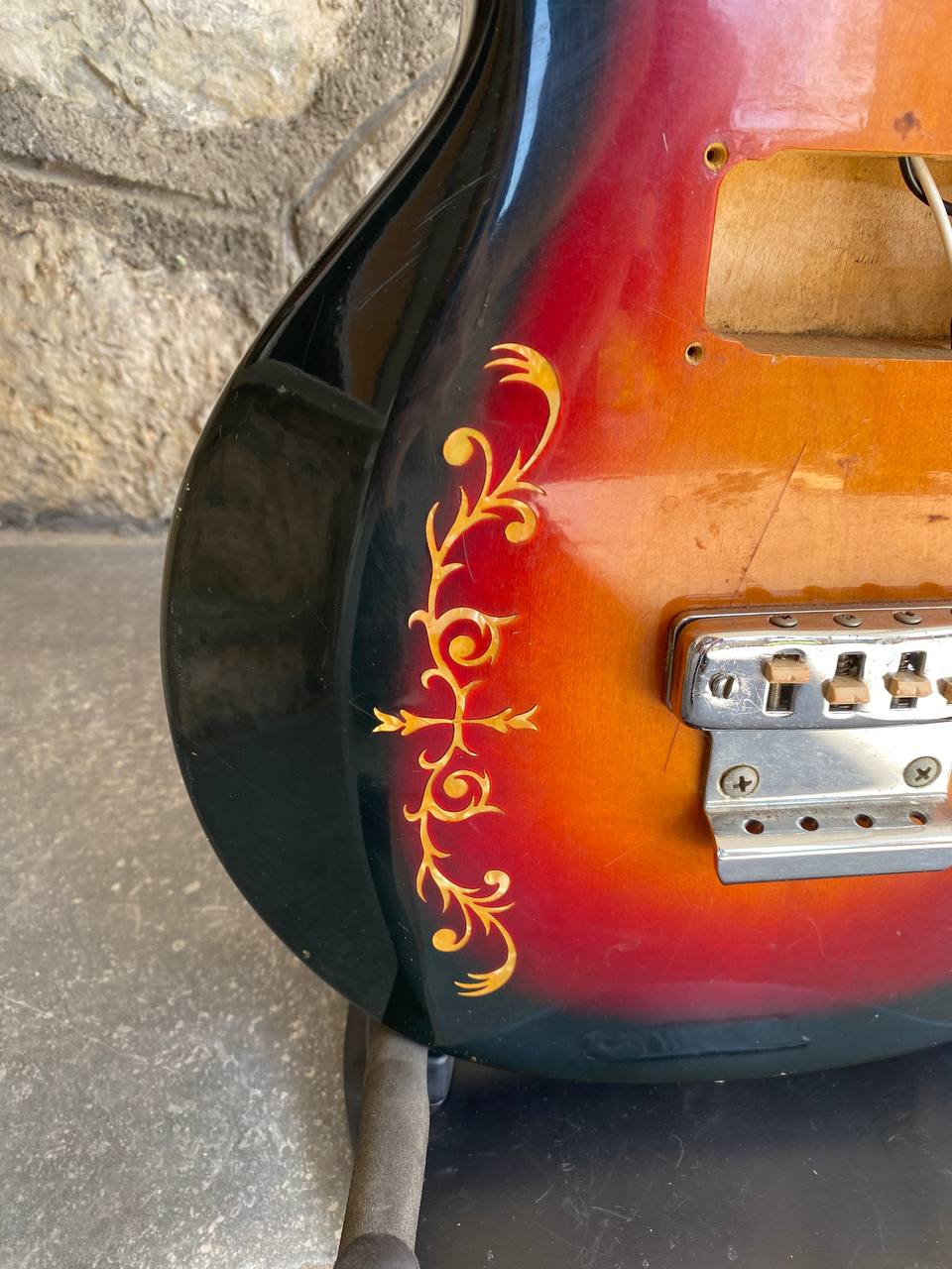 Vintage 1980 Eko B33 Fretless Bass (Sunburst) — Floral Inlays, Single Pickup, Restoration Project